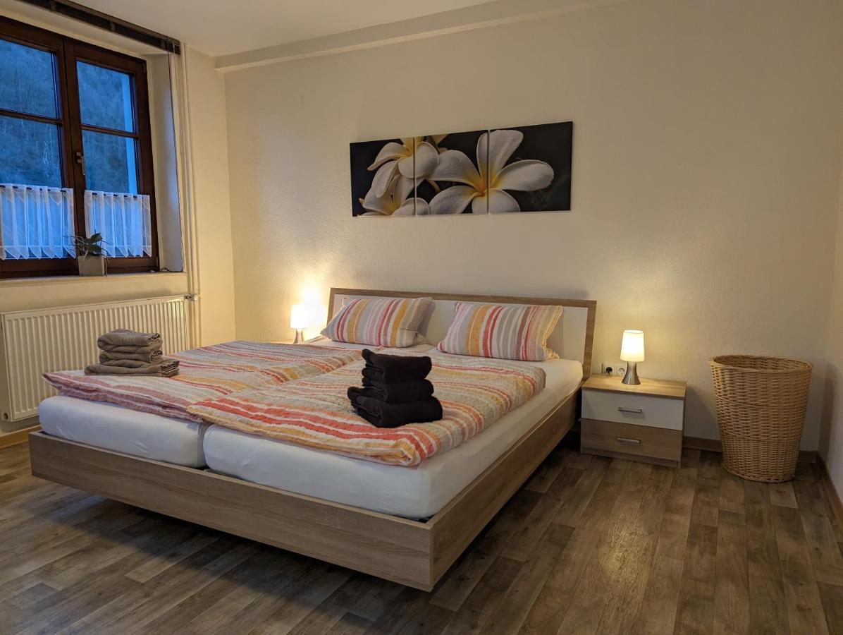 Restaurant Zur Blume Apartment ฮัททิงเงน ภายนอก รูปภาพ