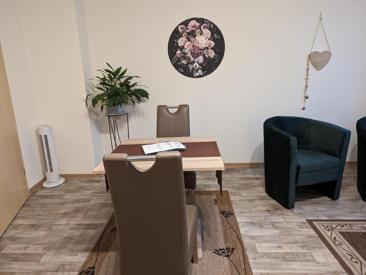 Restaurant Zur Blume Apartment ฮัททิงเงน ภายนอก รูปภาพ