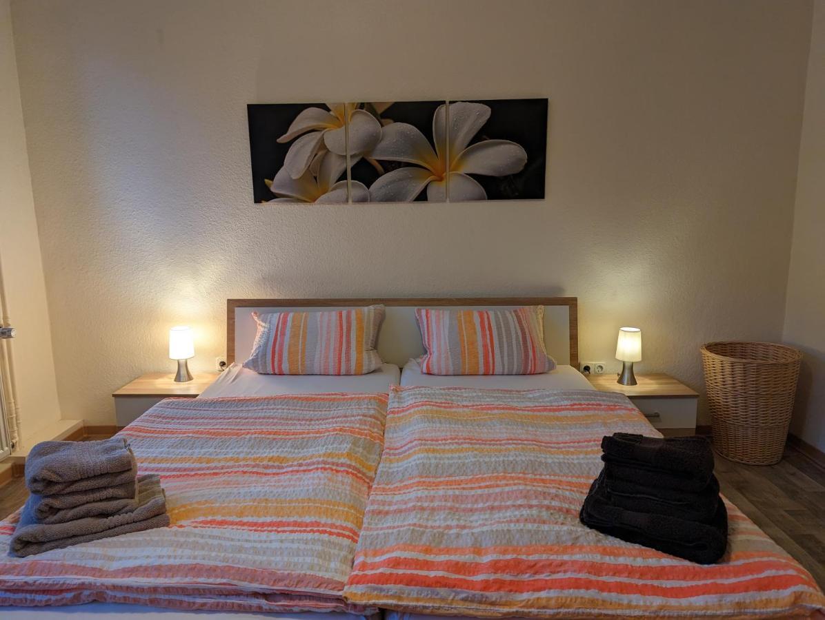 Restaurant Zur Blume Apartment ฮัททิงเงน ภายนอก รูปภาพ